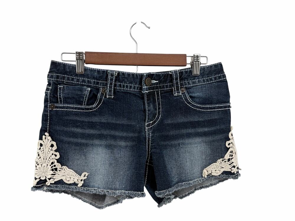 Maurices‎ Women's Cutoff Denim Shorts Size 7/8 Dark Wash Embroidered Boho Lace